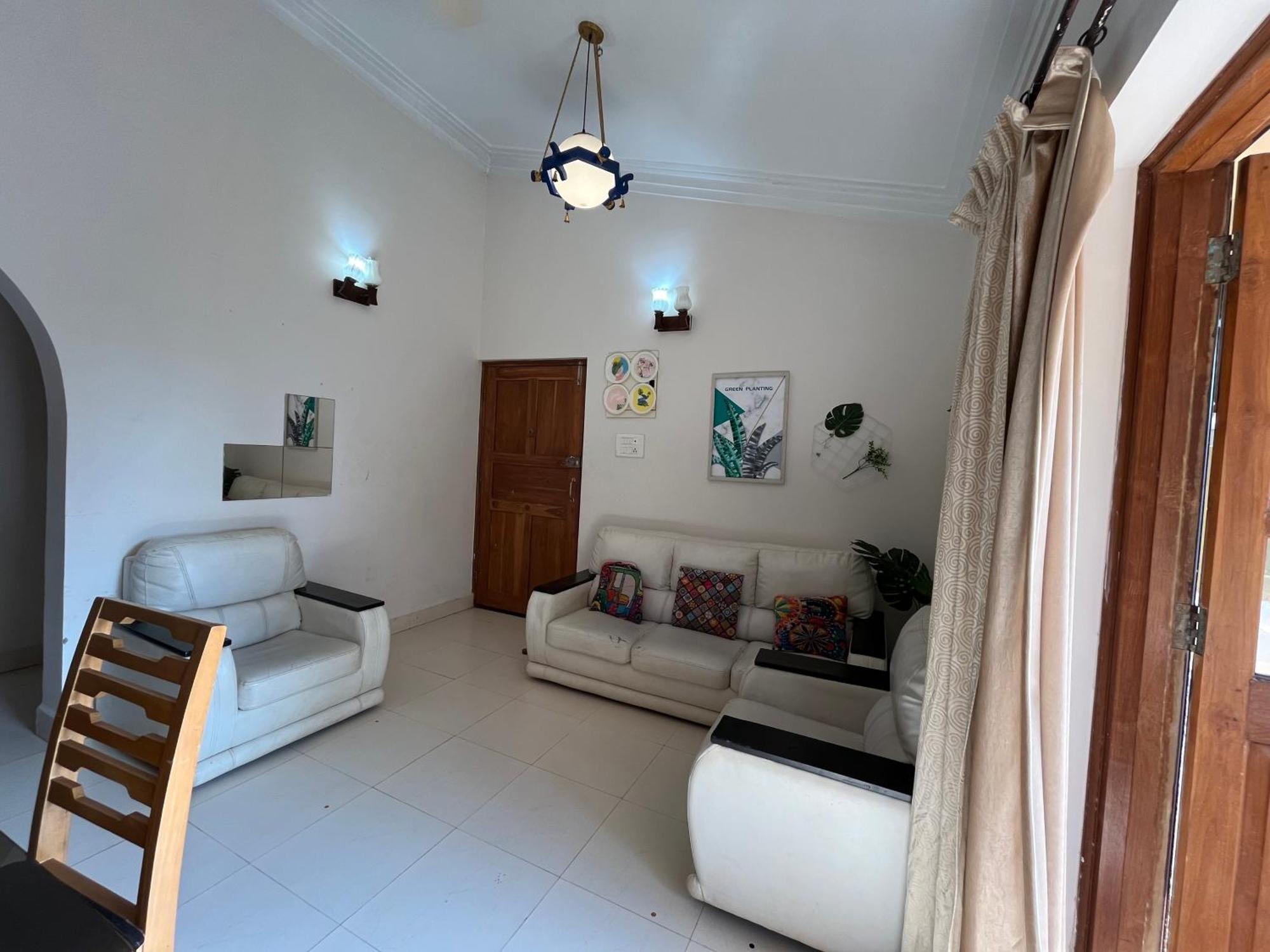 Apartment Quirky -2bhk With Kitchen And Swmming Pool *