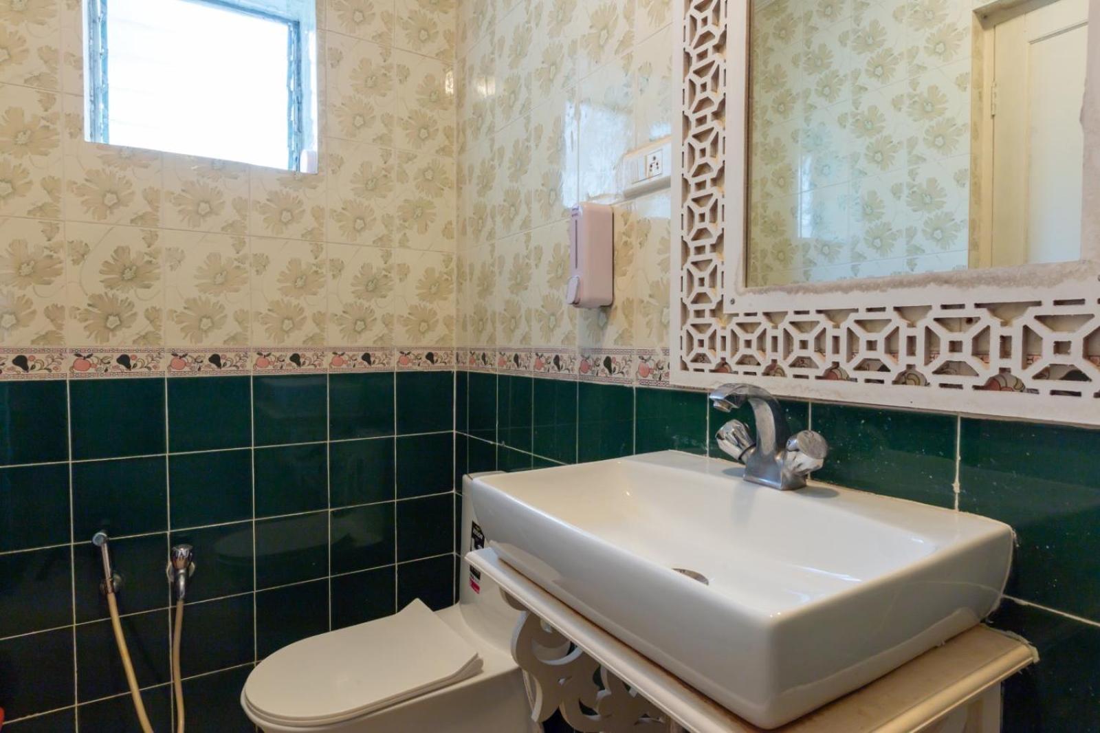 Apartment Quirky -2bhk With Kitchen And Swmming Pool *